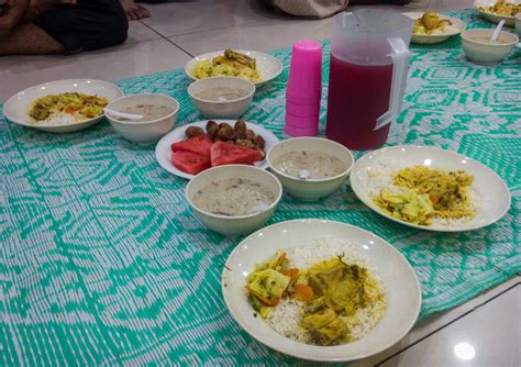 Solat isyak yang dilakukan pada malam isnin lalu di masjid bandar puncak alam, shah alam, adalah tidak sah dan perlu diganti. Buka Puasa dan Tarawih di Masjid-Masjid di Shah Alam dan ...