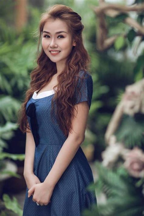 Jun 27, 2021 · võ hạ trâm tậu nhà 145 m2 để đón con gái. Ca sĩ Võ Hạ Trâm 'hút hồn' với nụ cười tỏa nắng