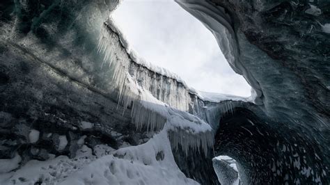 Download Wallpaper 2560x1440 Cave Ice Icicles Snow Widescreen 169