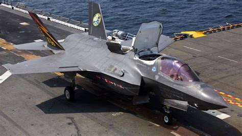 The 5th generation combat aircraft is designed to perform ground attack, aerial reconnaissance, and air defense missions. Вертикальный взлет и посадка F-35 Lightning II - YouTube