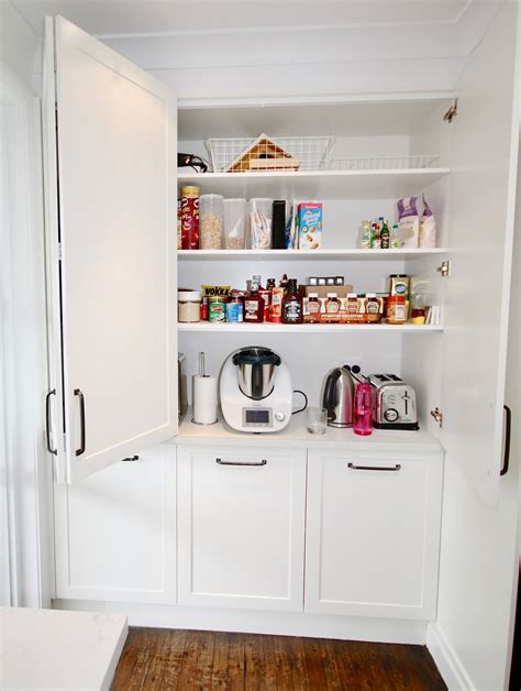 Kitchen Cabinet With Bifold Doors - Rumahvanjava.com