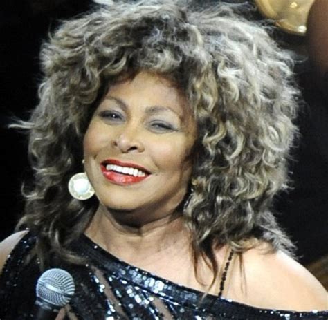 Tina turner goldeneye (wildest dreams 1996). Late Night: Tina Turners stiller Glaube überfordert ...