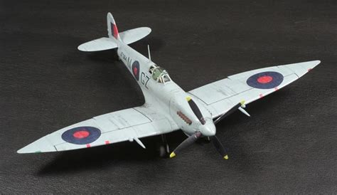 Eduard 172 Spitfire Hf Mk Viii Weekend Edition By Yves Labbe
