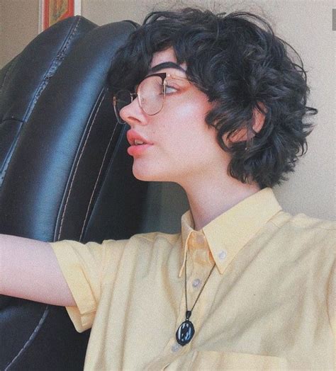 Check spelling or type a new query. Pin by 𝗦𝗼𝗽𝗵𝗶𝗮 on Strangervinyl my crush | Shot hair styles, Short curly hair, Androgynous hair