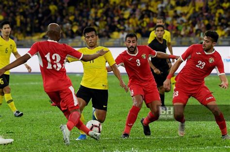 Ikan elang memiliki warna oranye dengan corak loreng berwarna hitam di tubuhnya. Pengajaran buat Harimau Malaya | Bola | Berita Harian