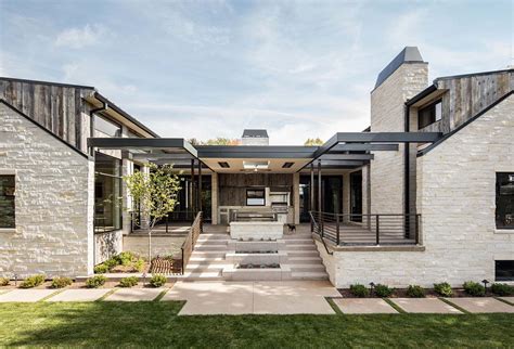 Modern Hilltop Residence In Denver Showcases Fabulous Design Features