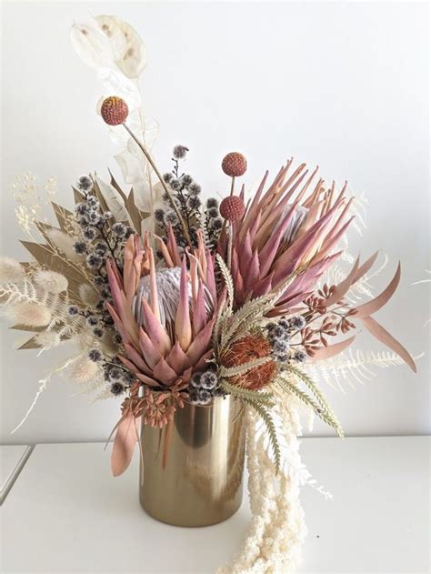 Everlasting Dried Flowers And Arrangements Boho Blooms In 2021 Flower