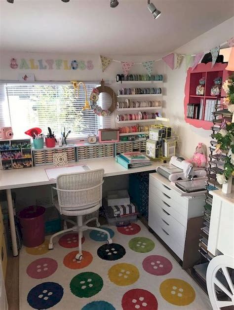 Crafters need a place to work and a place to store their stuff. 50 Most Popular Craft Room Sewing Decor Ideas (12) - Ideaboz