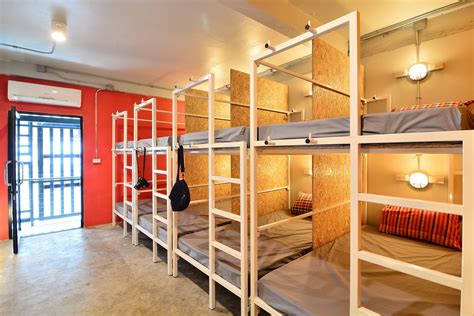 10 Bed Dorm With 2 Double Bed Unit For The Couple Traveller Adventure Hostel Bangkok Hostels