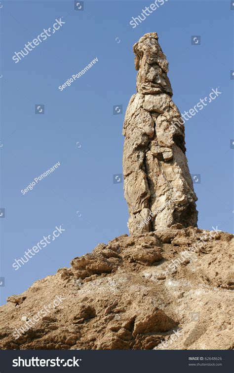 Lots Wife From Bible History The Salts Statue Near Dead Sea