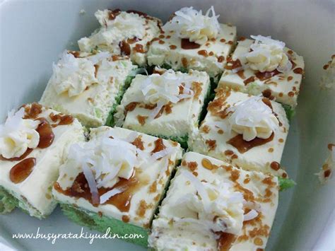 Memang tak rugi cuba sebab sedap sangat! KEK PANDAN GULA MELAKA DARI FIZA DELIGHTS