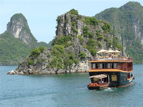 Filehalong Bay Vietnam 01 Wikimedia Commons