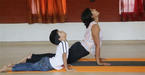 Here are 15 simple yoga asanas for children. Simple Yoga Poses for Kids, Benefits of Yoga Asanas for ...