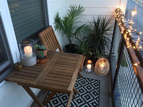 This gorgeous small balcony makeover proves that even an apartment balcony can be stylish and comfortable. Pin by Sloansayswhat on Small Apartment Balcony Decor and ...