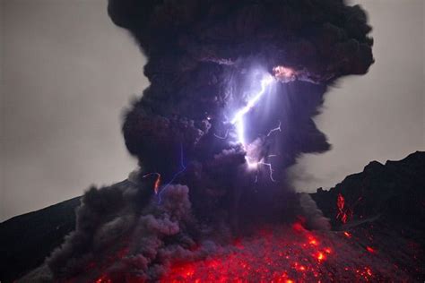 Terrifying Volcanic Lightning Photographed By Martin Rietze Nature