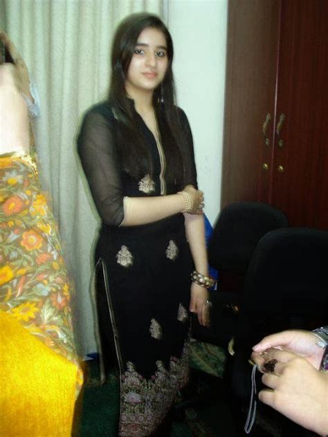 Pakistani Big Booty Hot Desi Girls Pictures Looking Cute