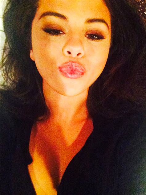 Pic Zedd Selena Gomez Selfie — Her Kissy Face Pic For Him
