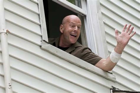 Bruce Willis In Una Scena Di Cop Out 166309 Movieplayerit