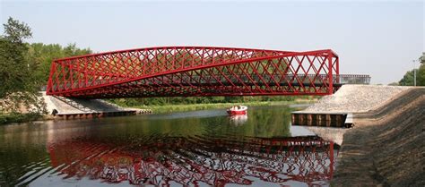 The Twist Bridge Over The Vlaardingse Vaart Netherlands Amusing Planet