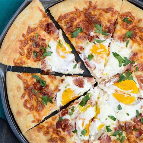 How To Make Bacon And Egg Pizza