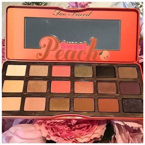 They assert you can 'create endless looks with the 18 shades of peach pinks, corals, bronzes, and pops of purple hat will have you looking. Sweet Peach, la nouvelle palette de Too Faced (photos ...