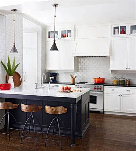 Pictures of popular kitchen designs, paint colors, cabinet layouts and decorating ideas. Fantastic Kitchen Island Designs