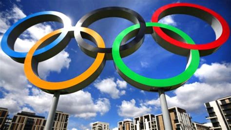 Blue, yellow, black, green, and red. ¿Qué deportes se realizan en los juegos olímpicos?