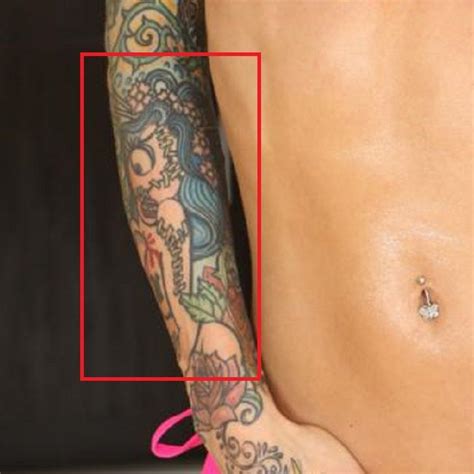 Sarah Jessie S Tattoos Their Meanings Body Art Guru