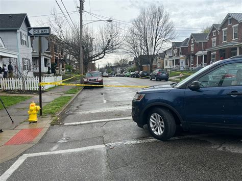 Cincinnati Police Officers Shot Murder Suspect In Front Of Mother Link Nky