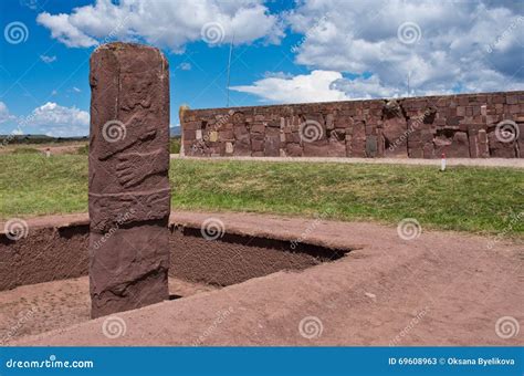 Tiwanaku Ruinas En Bolivia Imagen De Archivo Imagen De Ruinas