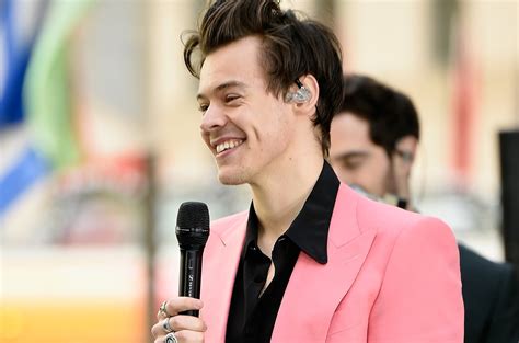 Harry styles performs a crosswalk concert. Harry Styles Haircut for 'Dunkirk': 'It Was a Little ...