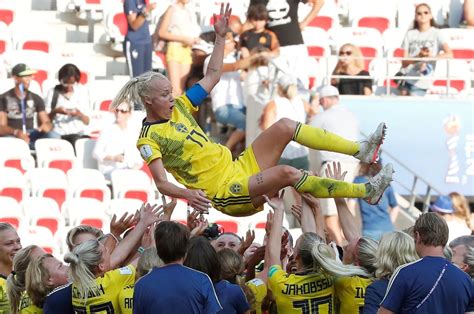 England Vs Sweden Blue And Yellow Hangs On To Win Womens World Cup