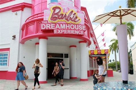 Worlds Largest Barbie Dream Dollhouse Experience Life As Barbie In This Life Size Doll House