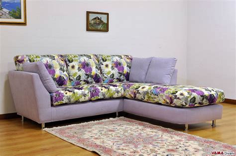 Vediamo misure, dimensioni, modelli e consigli di disposizione di questi divani large ultra confortevoli. Divano Angolare Piccolo in Tessuto Realizzabile su Misura