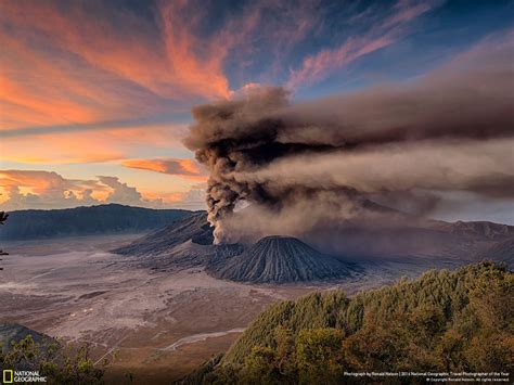Mt Bromo Sunrise Eruption 2016 National Geographic Wallpaper 1600x1200