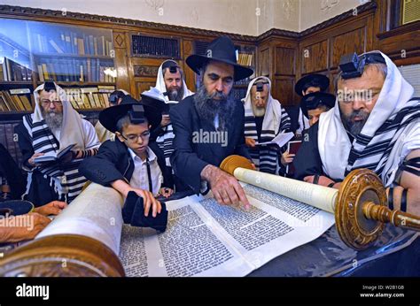 Hasidic Jewish Men In Old Hi Res Stock Photography And Images Alamy