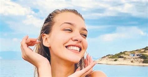 Bu sayfa oyuncu melisa döngel hakkında biyografisi, özgeçmişi, dizilerde oynadığı roller, şu anda hangi dizide oynuyor, sosyal medya hesapları, ajansı, web sitesi ve hakkında çıkan haberlere yer verir. Melisa Döngel ve Açelya Topaloğlu yüzleri gülümsetti - Takvim