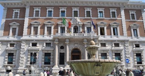 Le istanze vanno presentate entro ben definiti periodi dell'anno. Banca d'Italia: Sondaggio congiunturale sul mercato delle ...