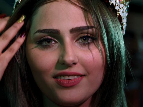 Iraq S First Beauty Queen In Years Says I Am Afraid Of Nothing Business Insider