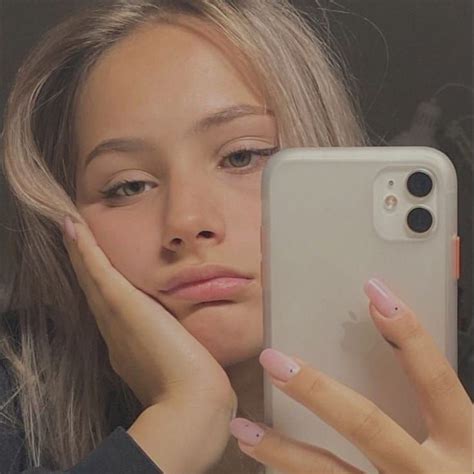 Blonde Girl Selfie Photo Snapchat Snapchat Girls Girl Pictures