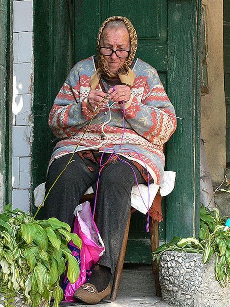 Old Woman Knitting Knitting Humor Vintage Knitting Knitting Inspiration