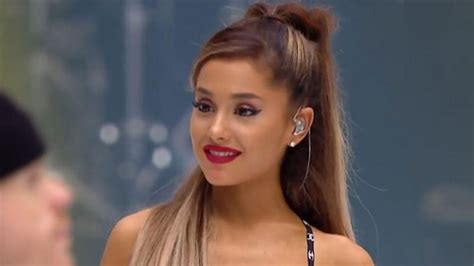 Ariana Grande Reveals Shes Returning To Manchester After Fatal Attack