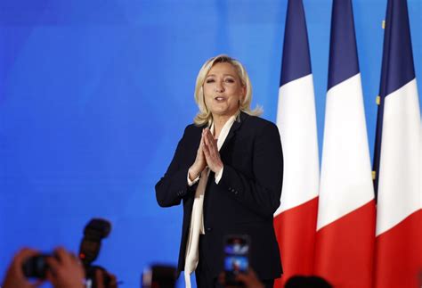 Macron derrota a Le Pen en un país fracturado y tras perder cinco millones de votos