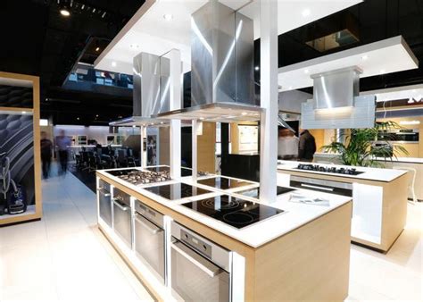 Modern Home Appliances Shop Design Wood Counter Glass Showcase Kitchen