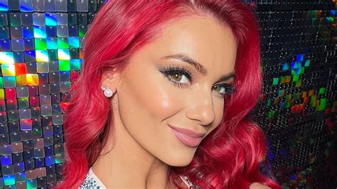 Strictlys Dianne Buswell Looks Unrecognisable After Breathtaking Hair