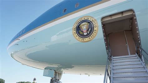Pontifications: The New Air Force One: Flying Fortress - Leeham News ...