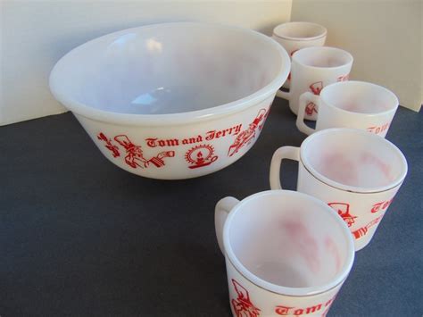 Vintage Hazel Atlas Tom Jerry Milk Glass Punch Bowl With Matching