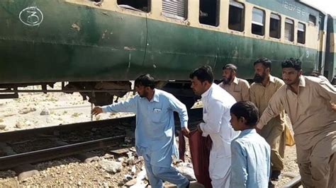 رحیم یار خان ٹرین حادثہ تیز گام میں آتشزدگی کے بعد کے مناظر Bbc News اردو
