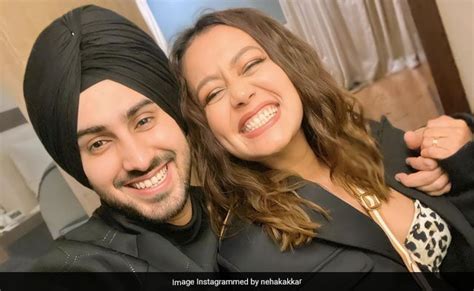 Neha Kakkars Pani Poori Date With Husband Rohanpreet Singh Is Cute Than Ever News Azi