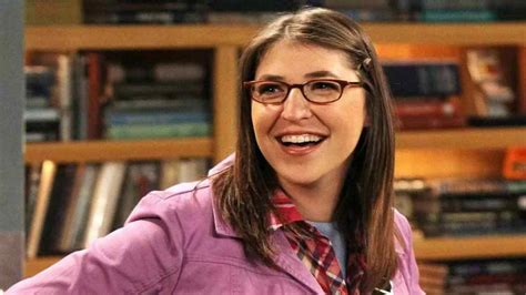 Big Bang Theory Amy La Bruttina In Realtà è Uno Schianto Ecco Lattrice